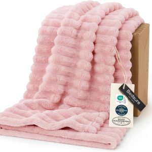 Bedsure GentleSoft Pink Throw Blanket for Couch – Birthday Gifts for Teenage Girls Sister Women Teacher Graduation Gifts, Cozy Cute Fleece Bed Throw Blanket, Coral Pink Room Home Decor, 50×60 Inches