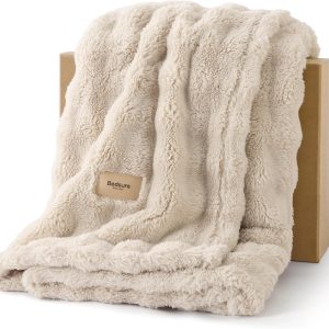 Bedsure 3D Fleece Bubble Blanket for Couch – GentleSoft Beige Throw Blanket for Sofa Bed Room Decor – Luxury Soft Cozy Gifts for Women, Lightweight, All Seasons, Beige, 50″×60″
