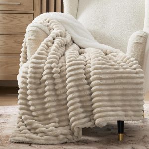 Bedsure Sherpa Throw Blanket for Couch – Super Soft, Comfort Cozy Fleece Thick Warm Blanket for Women, GentleSoft Plush & Fluffy Spring Throw Gift for Women, Room Decor, Beige, 50×60 Inches